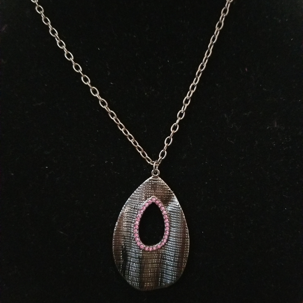 Long paparazzi necklace with purple stones